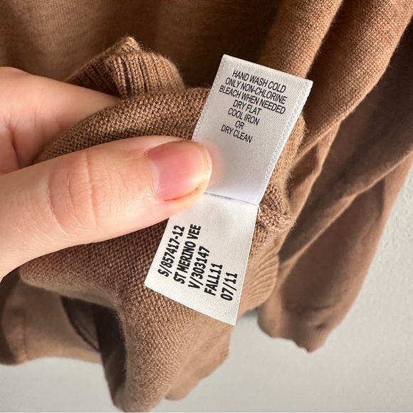 Men's Banana Republic Extra Fine Merino Wool Tan Sweater XL - Picture 8 of 12